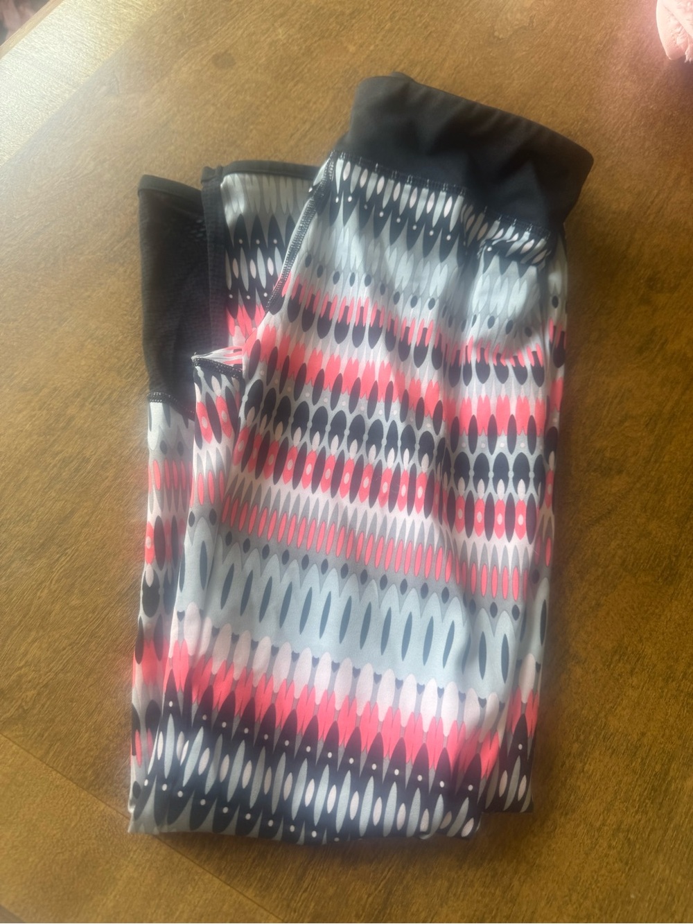 Gymboree Patterned Activewear Leggings in Black, Gray & Pink. Girls sz 10/12